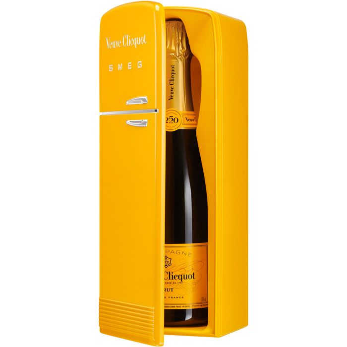 Veuve Clicquot ICONS Fridge X SMEG Limited Edition 750 ml